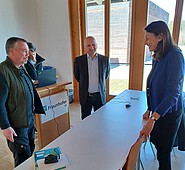 Anne Franke im Gespräch mit Dr. Volker Thome (Mitte) und Gerhard Waas 